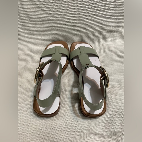 Naturalizer Women's Brandy T-Strap Buckles Low Block Heel Sandal Shoe - Picture 5 of 13